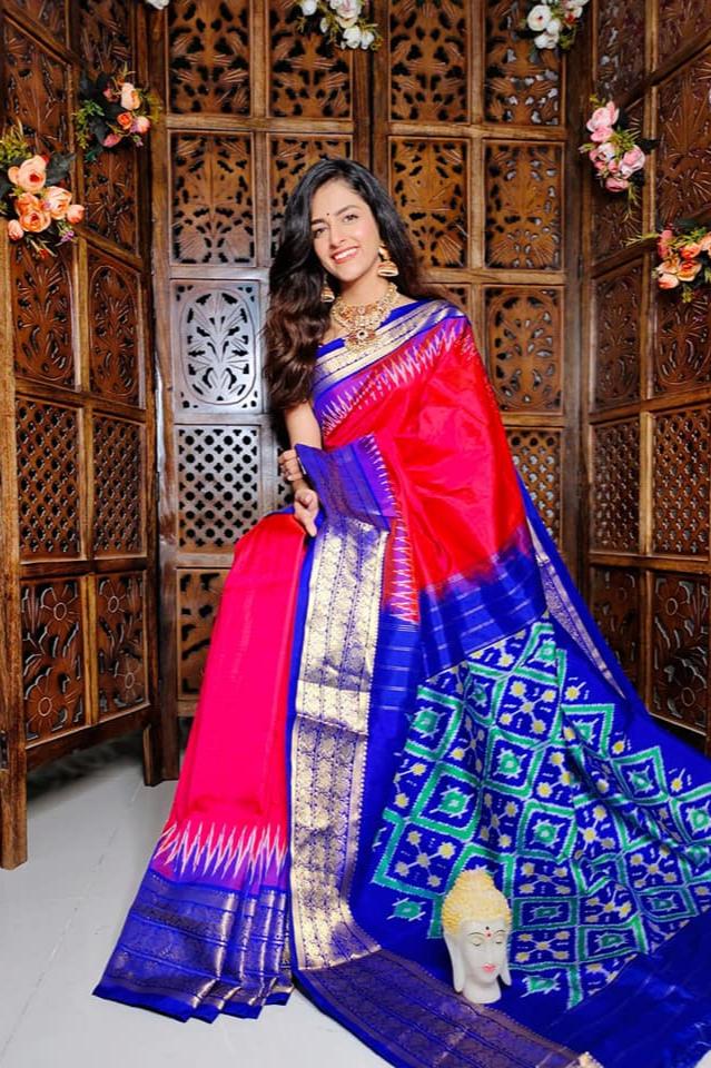 Red Handloom Soft Silk Saree with Blue Border