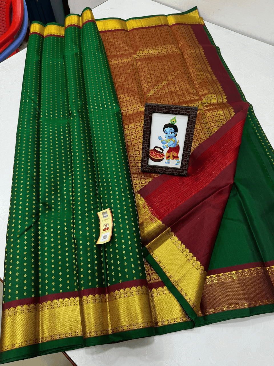 Woven with Heritage: The 1000 Butta Kanchipuram Classic