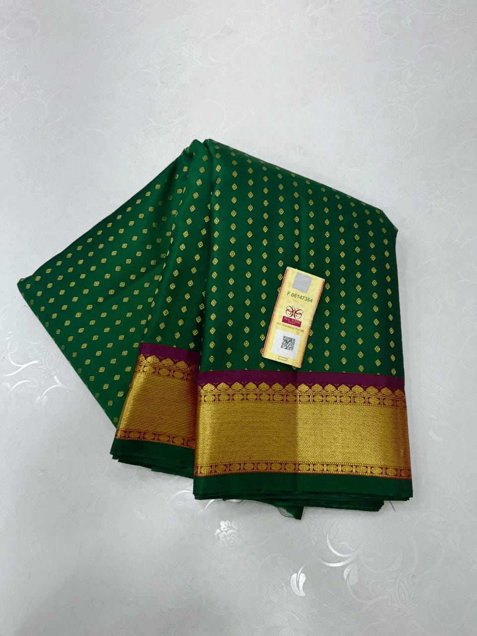 Woven with Heritage: The 1000 Butta Kanchipuram Classic