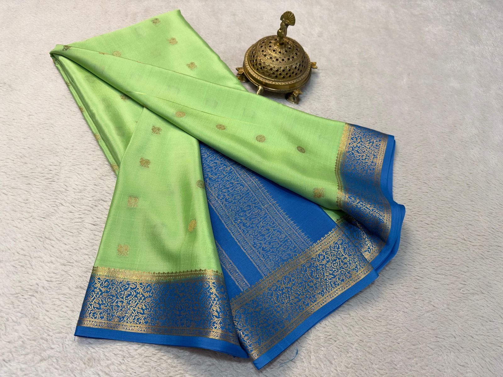Statement Bridal Brocade Silk Saree – Vibrant Patterns, Magnificent Pallu