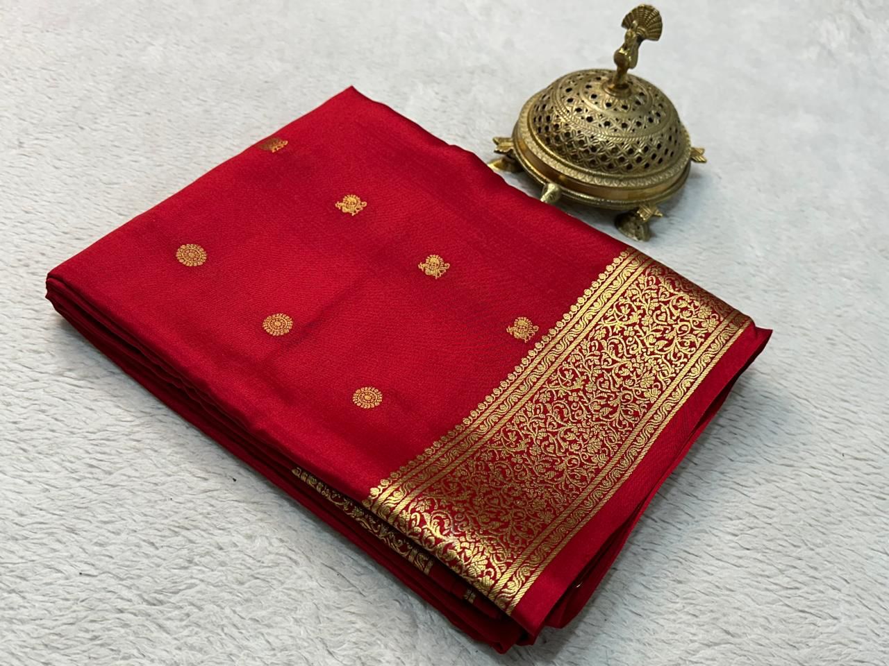 Statement Bridal Brocade Silk Saree – Vibrant Patterns, Magnificent Pallu