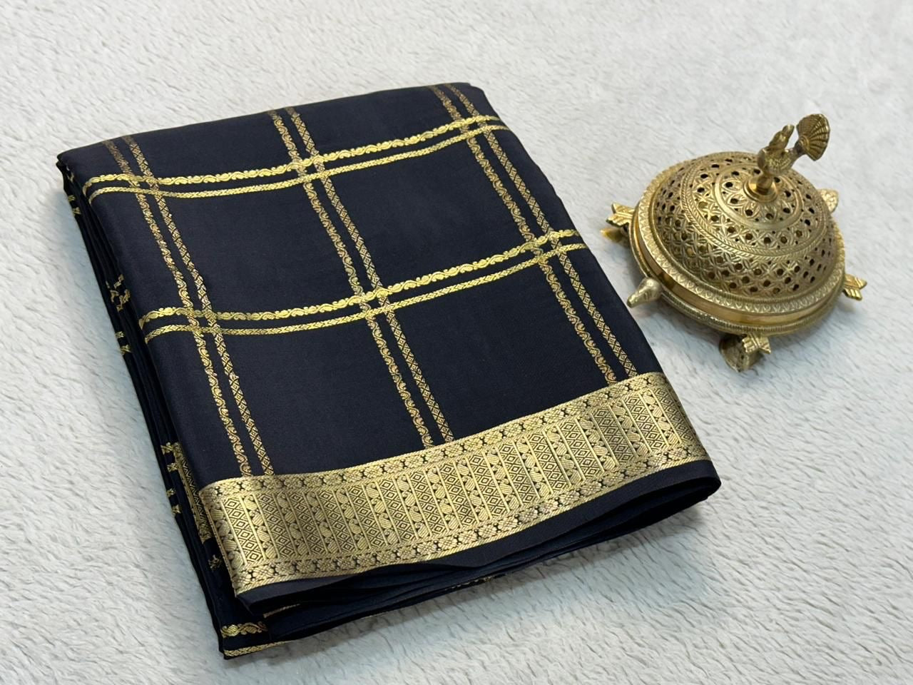 Classic Traditional Sarees: Exquisite Solid Hues with Grand Checks, Borders, and Pallus