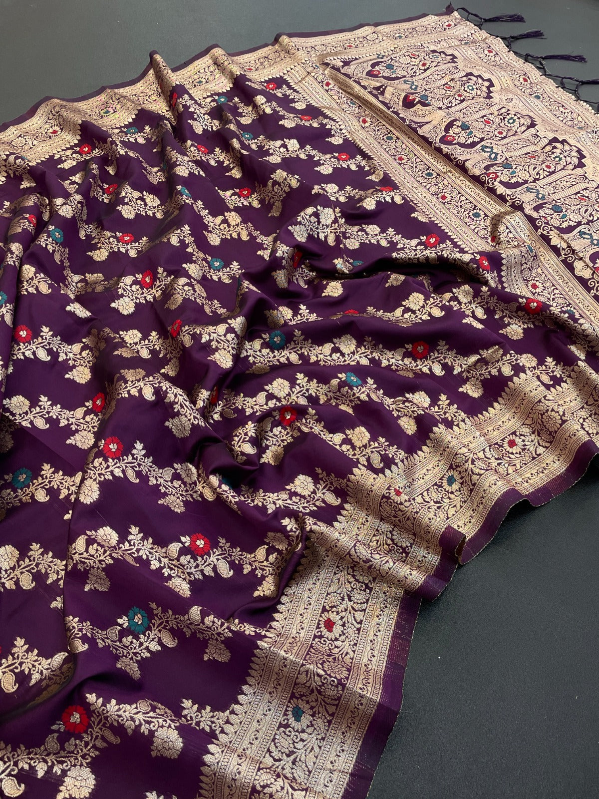 Designer Banarasi Soft Silk Saree with Big Border & Rich Look