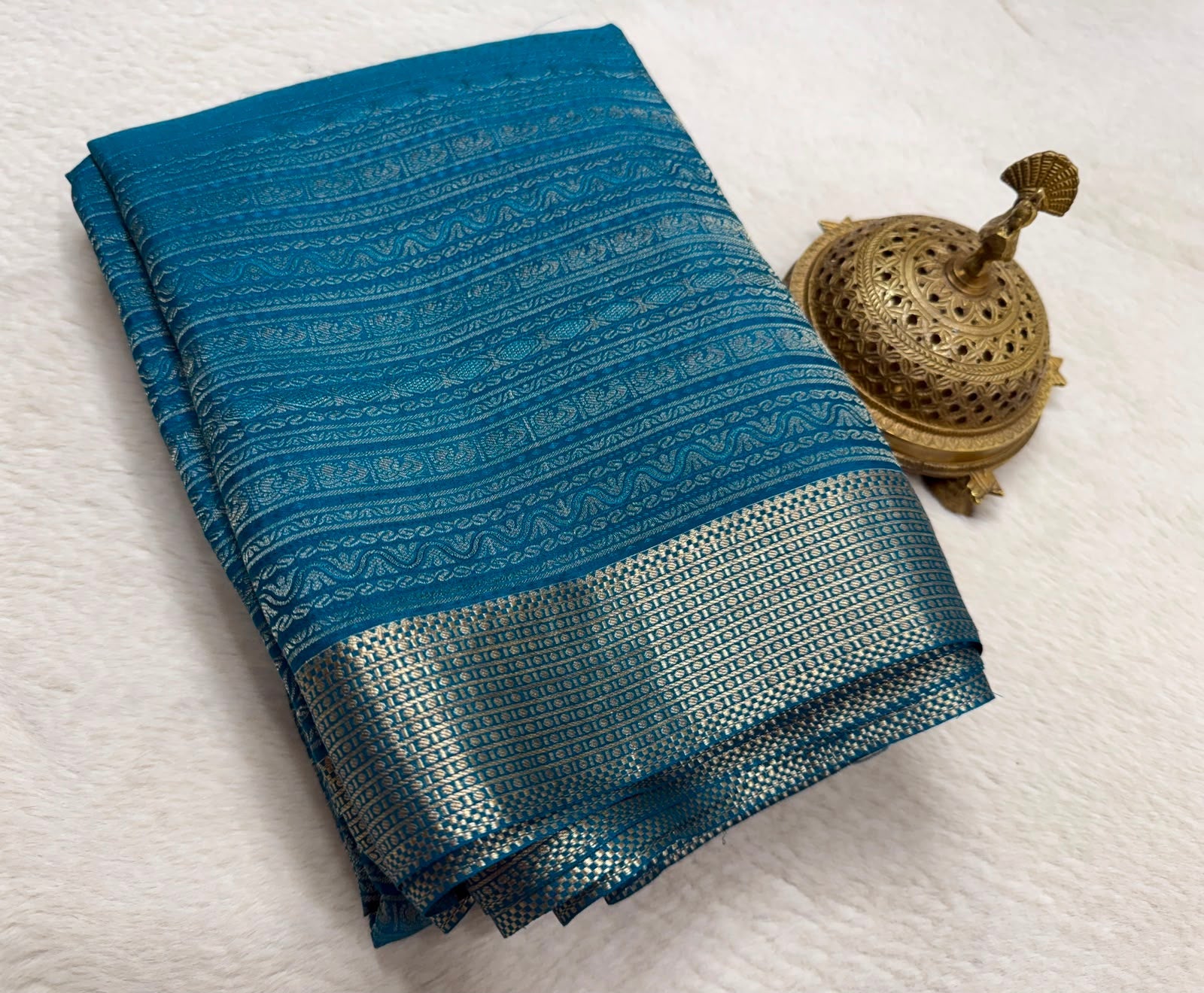 Premium Silk Brocade Bridal Saree with Peacock Motifs & Rich Pallu for Weddings & Festive Wear
