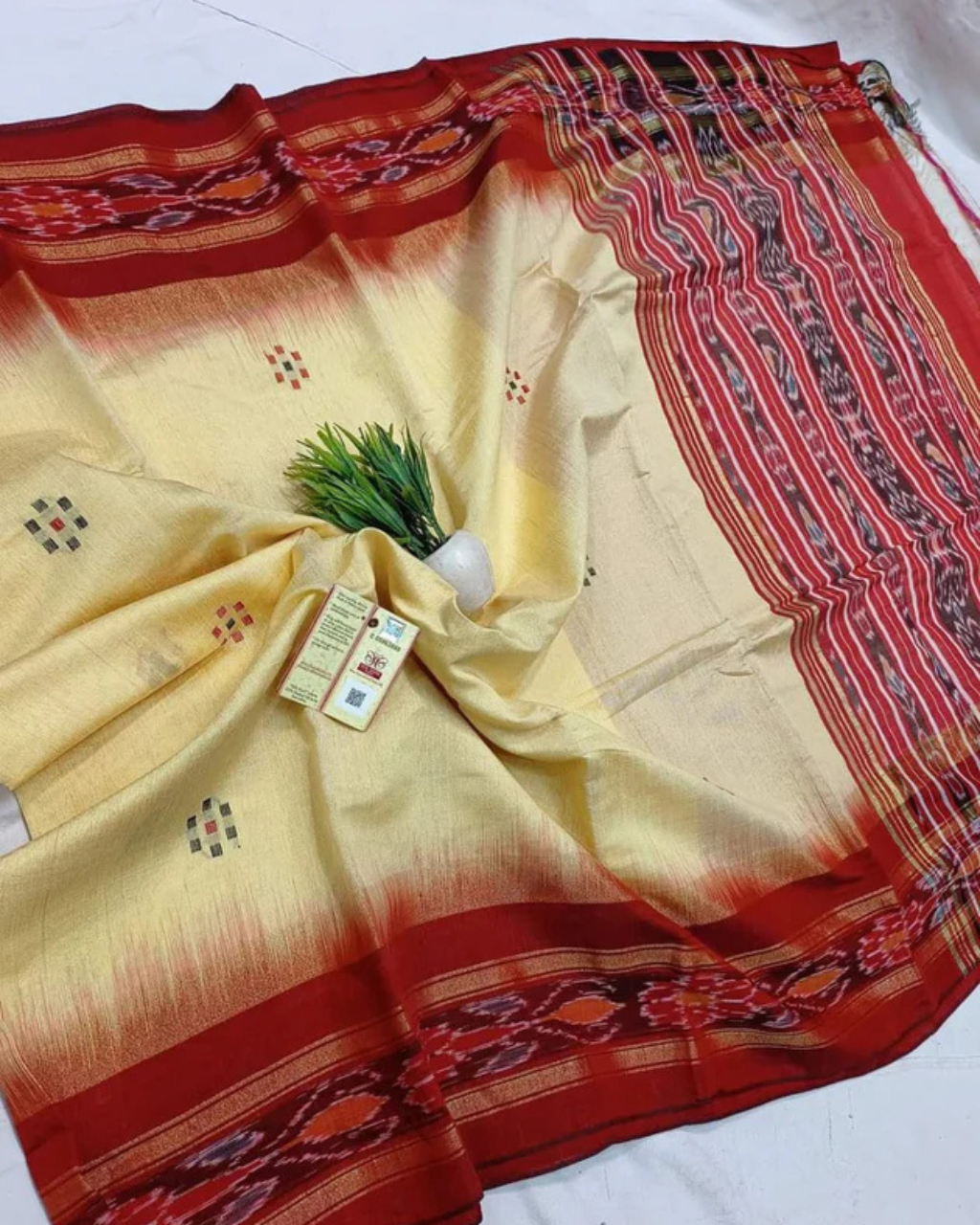 Ikkat Cream Light Printed Dolla Soft Silk Saree