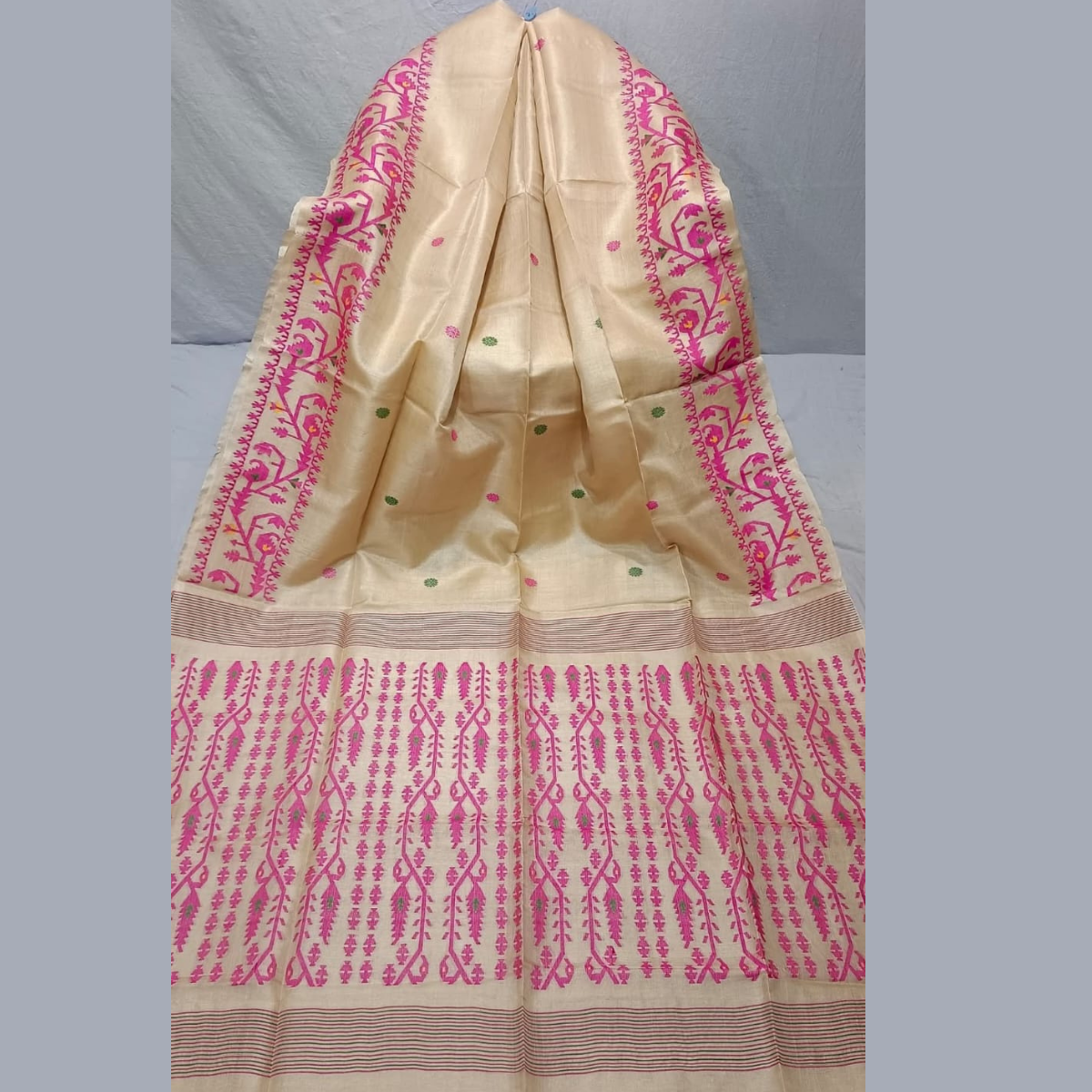 Premium Kanchipuram Silk Saree with Contrast Border and Pallu