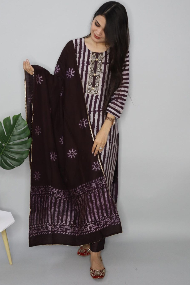 maroon printed suit pants and dupatta