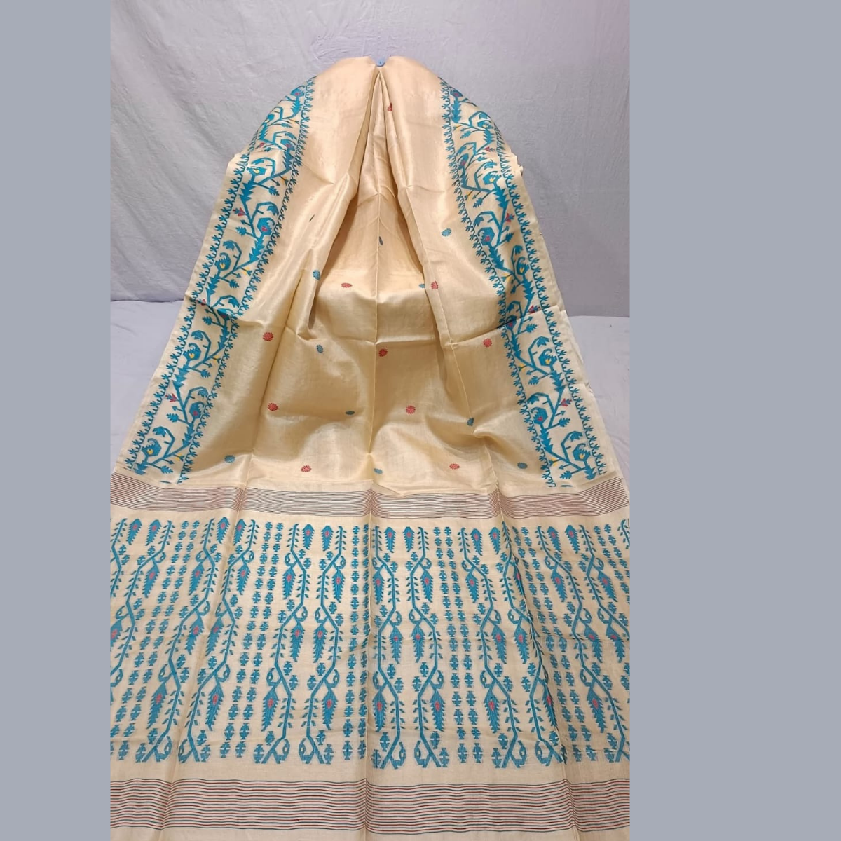 Elegant Beige Kanchipuram Silk Saree with Traditional Work