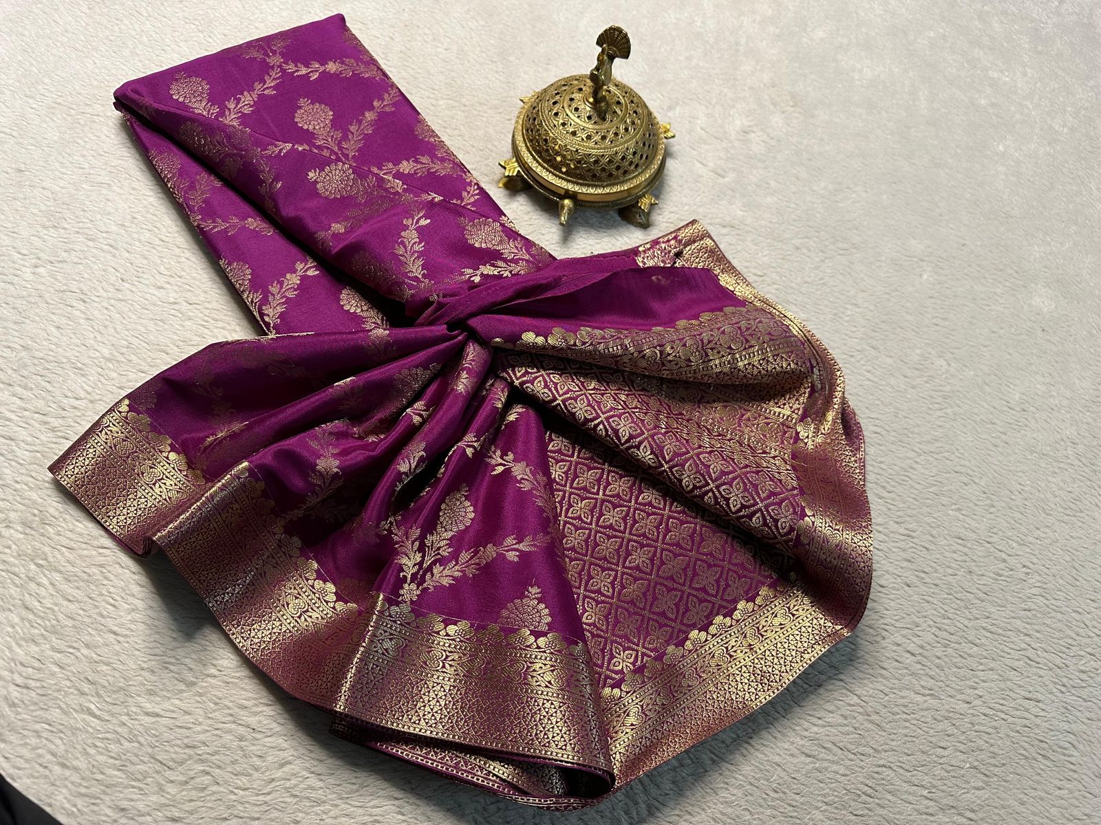 Embrace Luxury: Silk Brocade Saree Adorned with Lavish Gold & Silver Zari