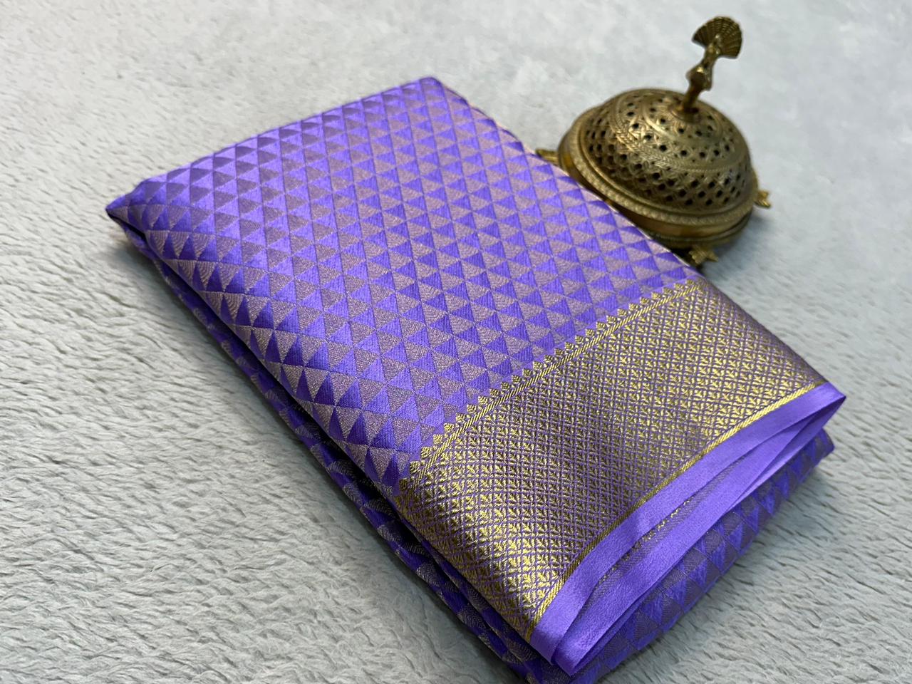 Celebrate Grace: Silk Brocade Saree with Majestic Zari Weaving and Rich Pallu