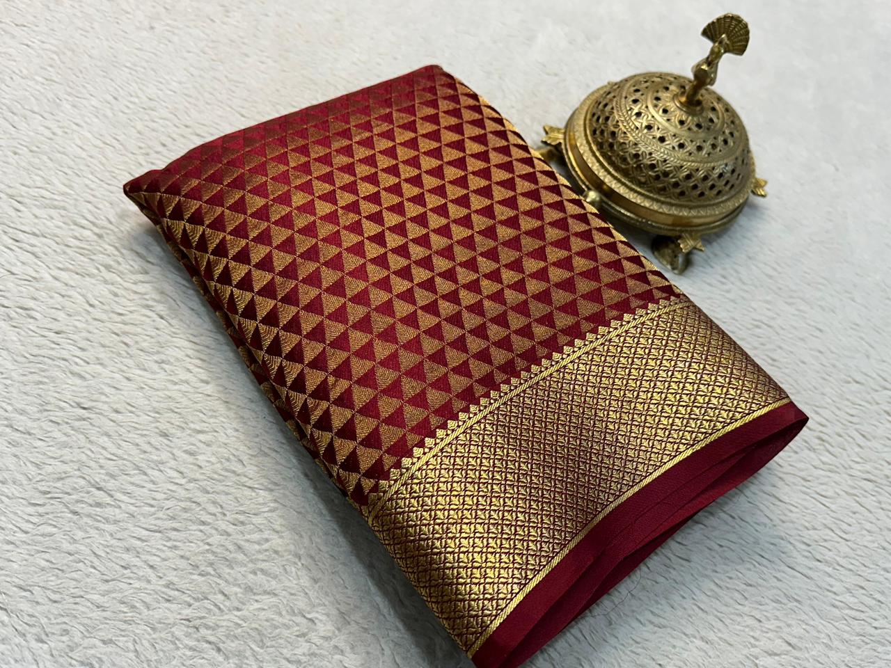 Celebrate Grace: Silk Brocade Saree with Majestic Zari Weaving and Rich Pallu