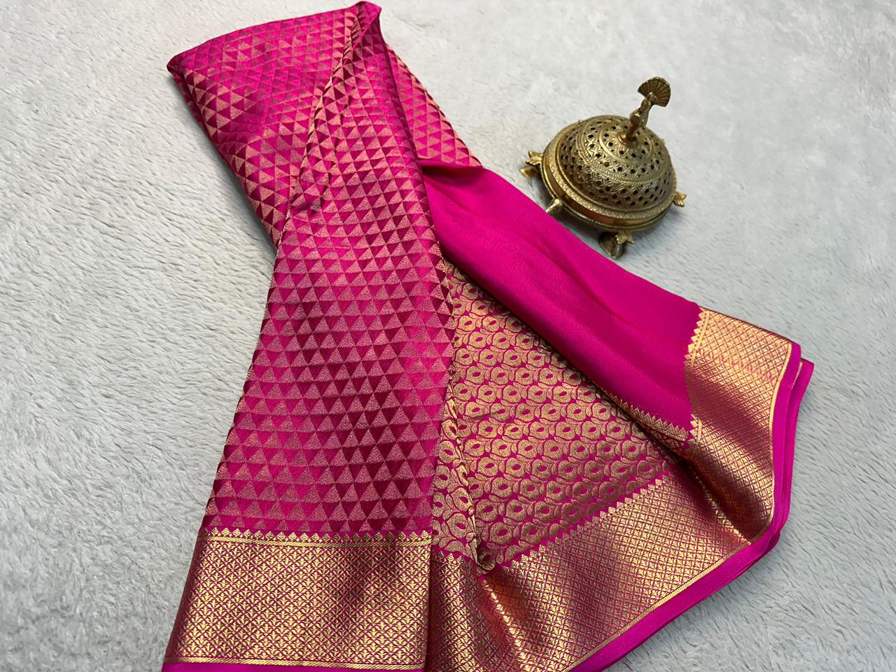 Celebrate Grace: Silk Brocade Saree with Majestic Zari Weaving and Rich Pallu