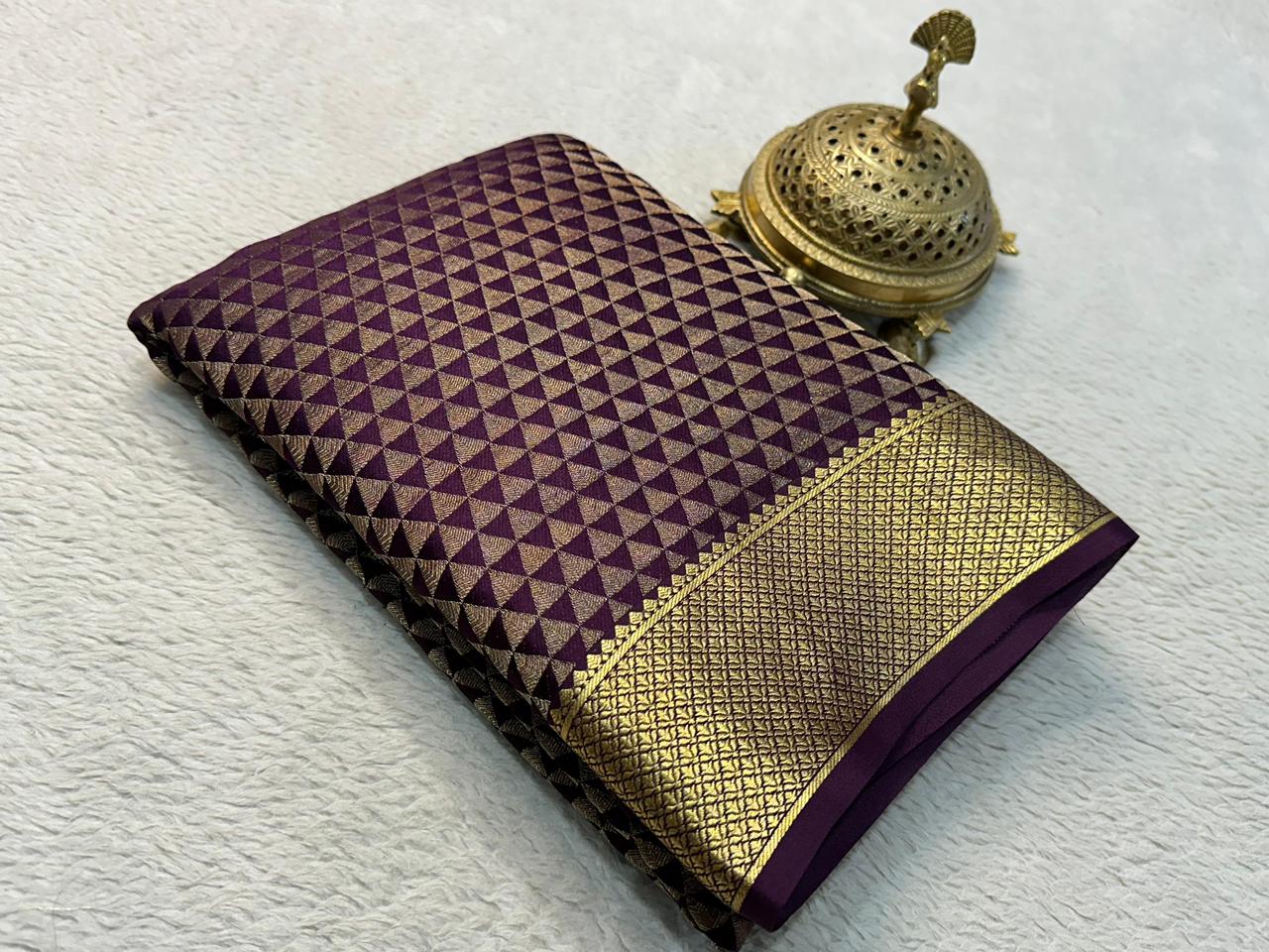 Celebrate Grace: Silk Brocade Saree with Majestic Zari Weaving and Rich Pallu