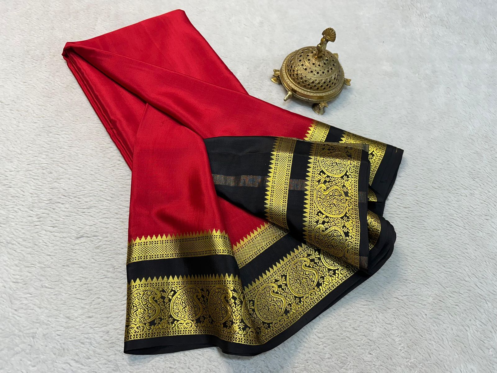 Silken Splendor: Majestic Mysore Silk Saree