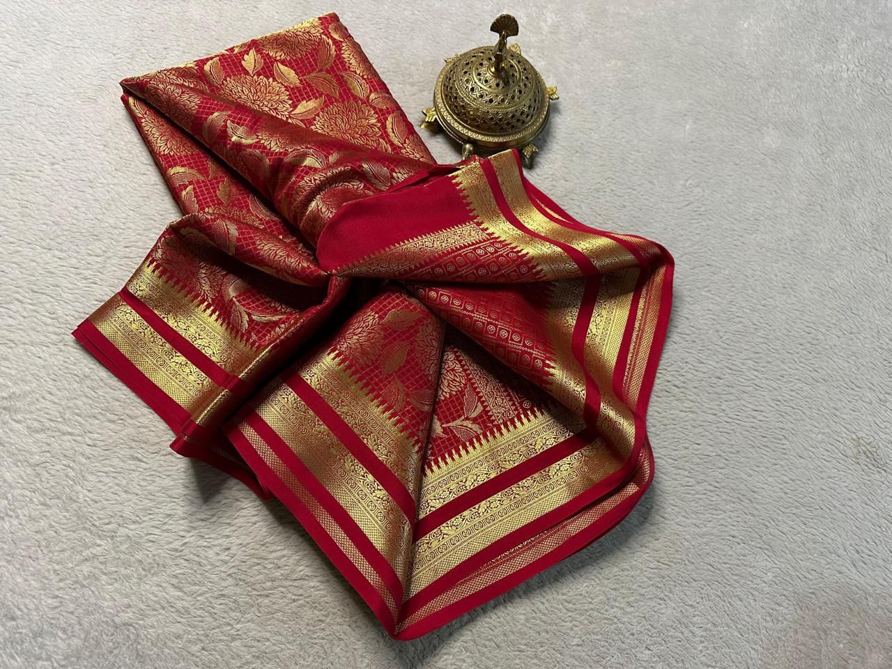 Luxurious Bridal Wear: Exquisite Silk Brocade Mysore Silk Sarees with Gold & Silver Zari Weaving