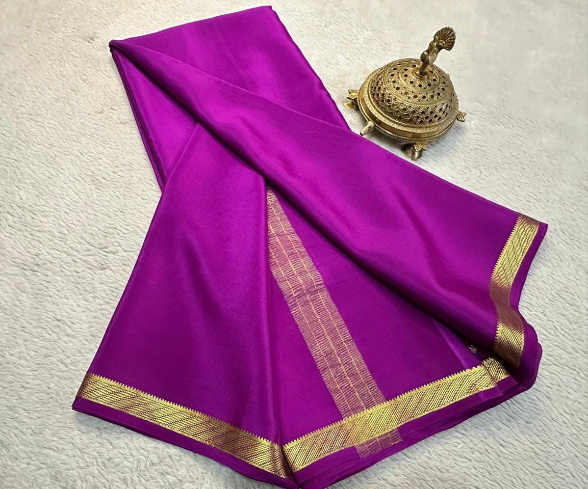 Elegant Simplicity: Beautiful Solid Colors with Small Border and Line Pallu