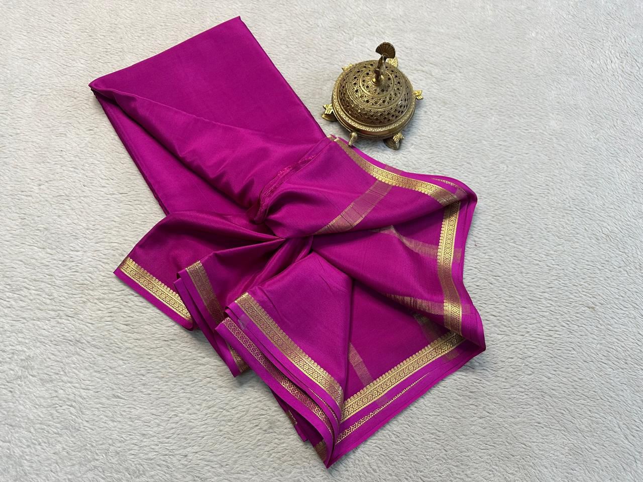 Unveil Grace: Small Border Sarees with Intricate Line Pallu in Bold Solid Shades
