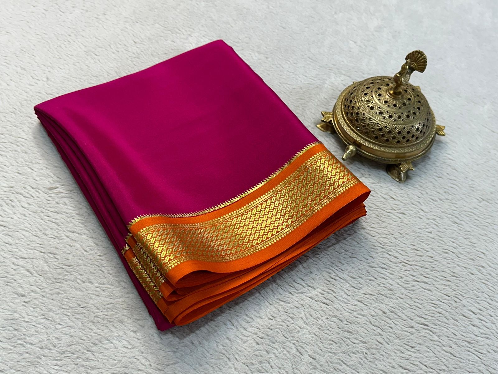 Traditional border in beautiful contrast colour combinations