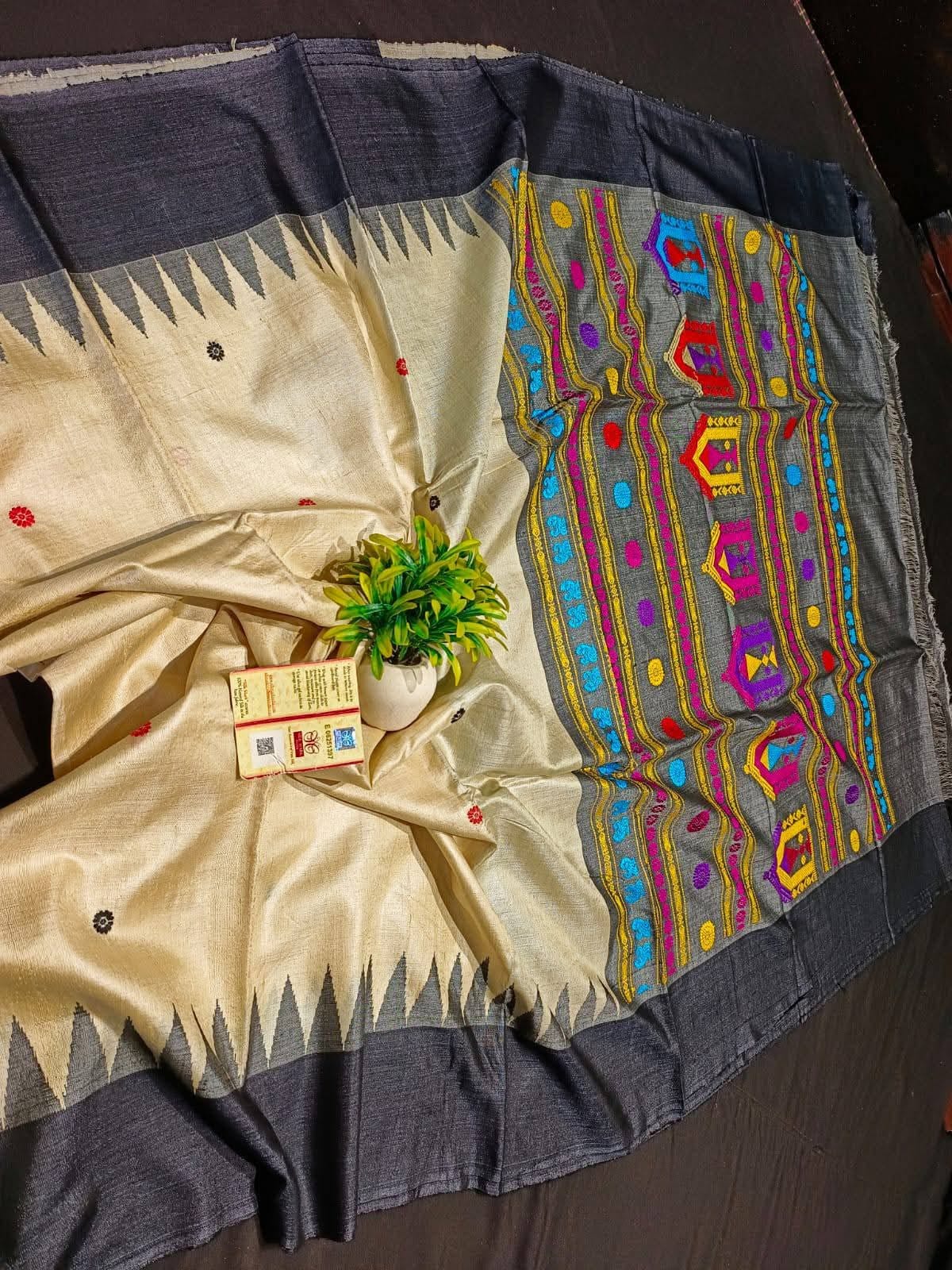 Handwoven Pure Tussar Silk Dolabedi Pallu Saree