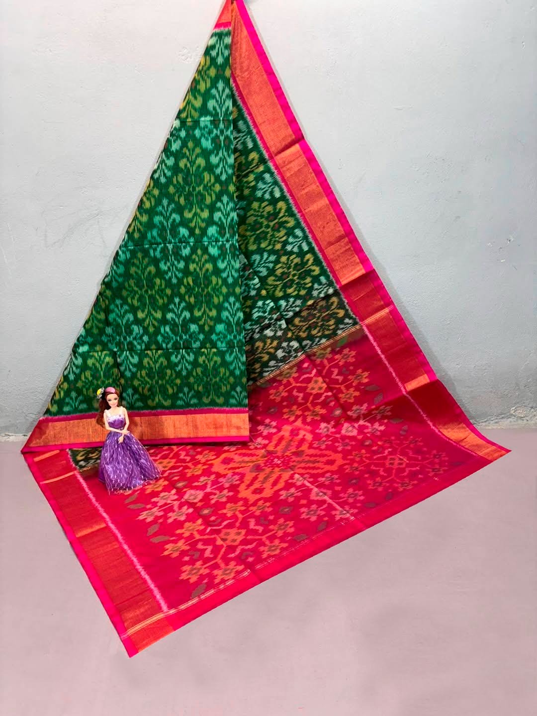 Plain Multicolor Pochampally Ikkat Silk Sarees
