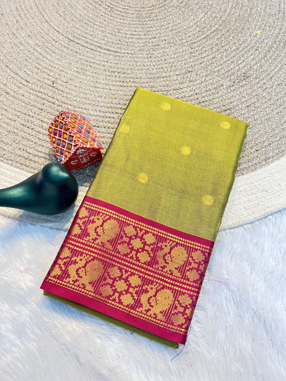 Pallavi Kanchipuram Soft Silk Saree with Rich Contrast Pallu & Blouse