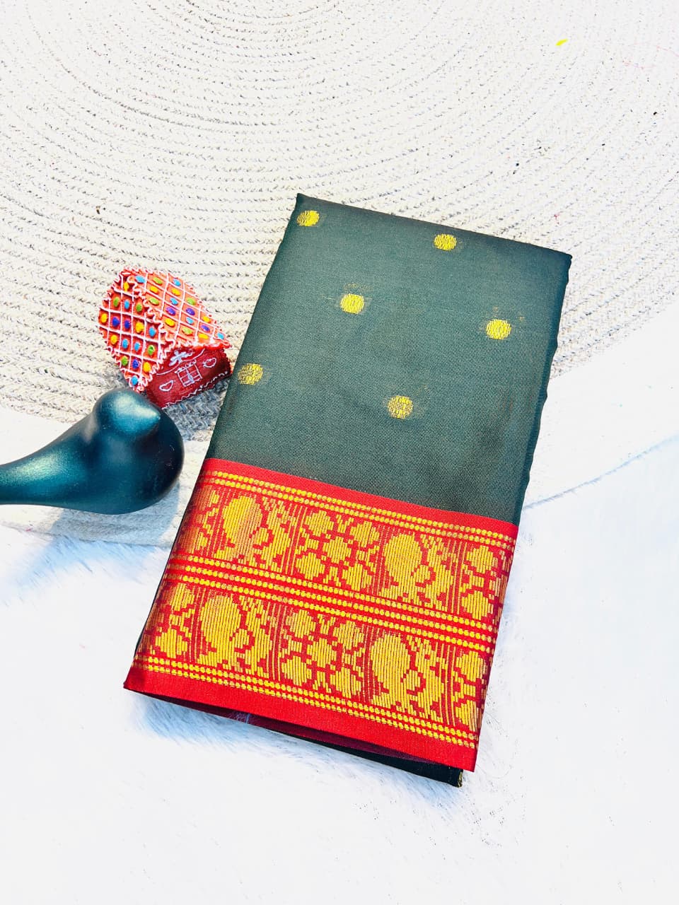 Pallavi Kanchipuram Soft Silk Saree with Rich Contrast Pallu & Blouse
