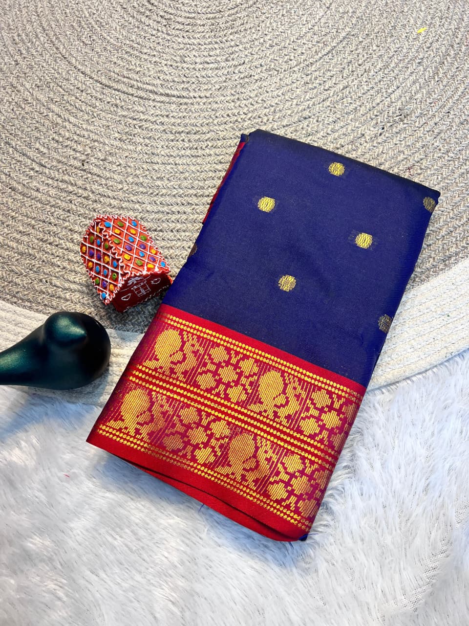 Pallavi Kanchipuram Soft Silk Saree with Rich Contrast Pallu & Blouse