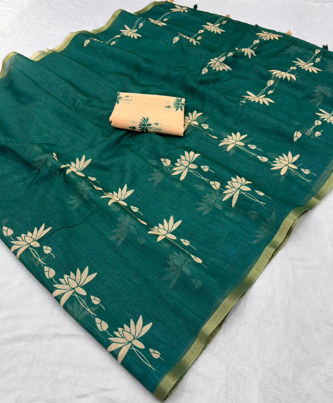 Rama colour  Cotton Saree With Blouse Piece For Women.