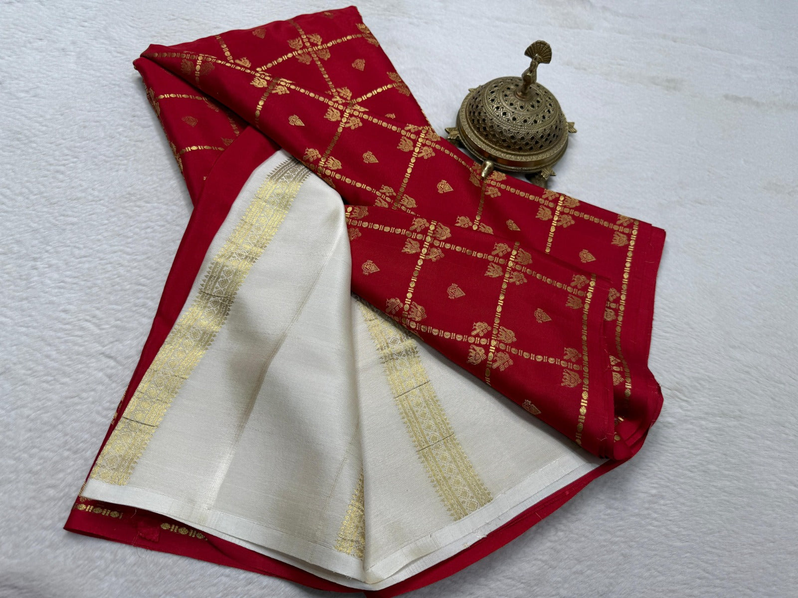 Traditional Red & White Silk Saree with Traditional Gold Zari Work