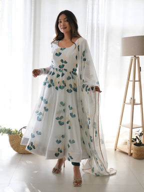 Beautiful Pattern Pure Soft Organza Silk Anarkali Suit with Pent Set