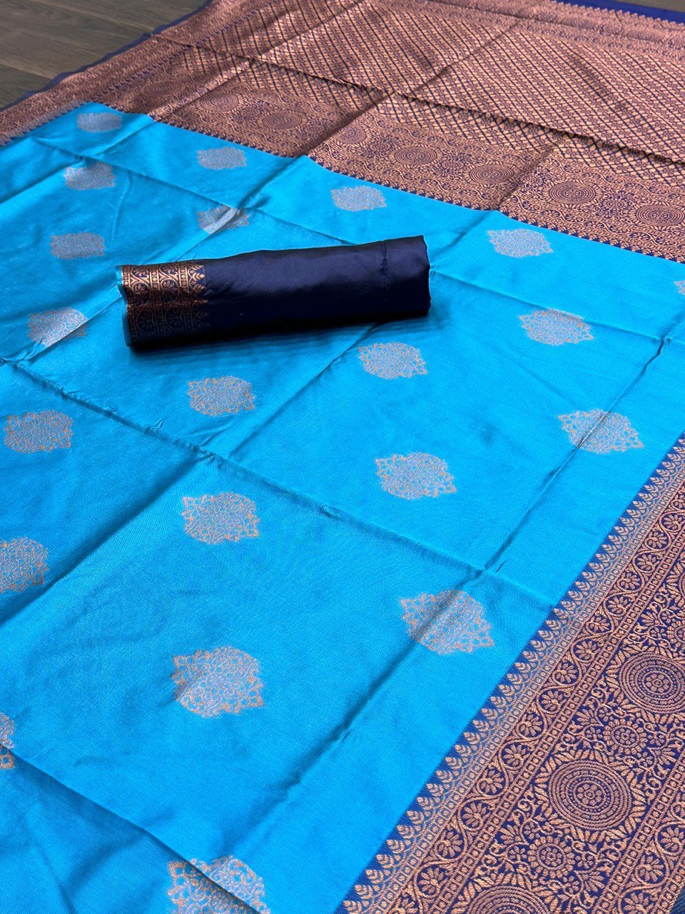 Pure Soft Silk Banarasi Saree: Classic Kawda Weave for Traditional Charm