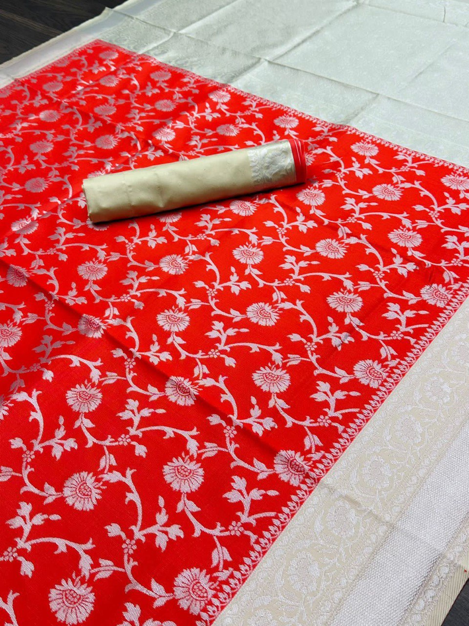Banarasi Saree in White & Red - Jacquard Work Border Beauty