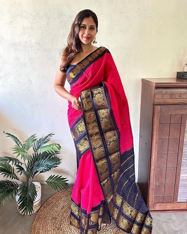 pink soft silk saree with jacquard work