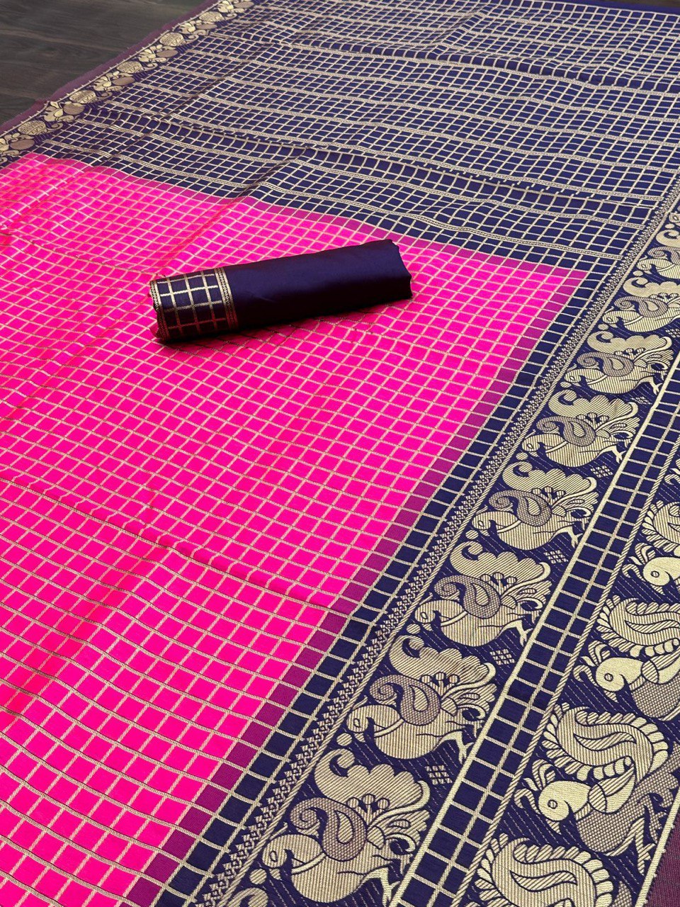 soft silk saree with jacquard work