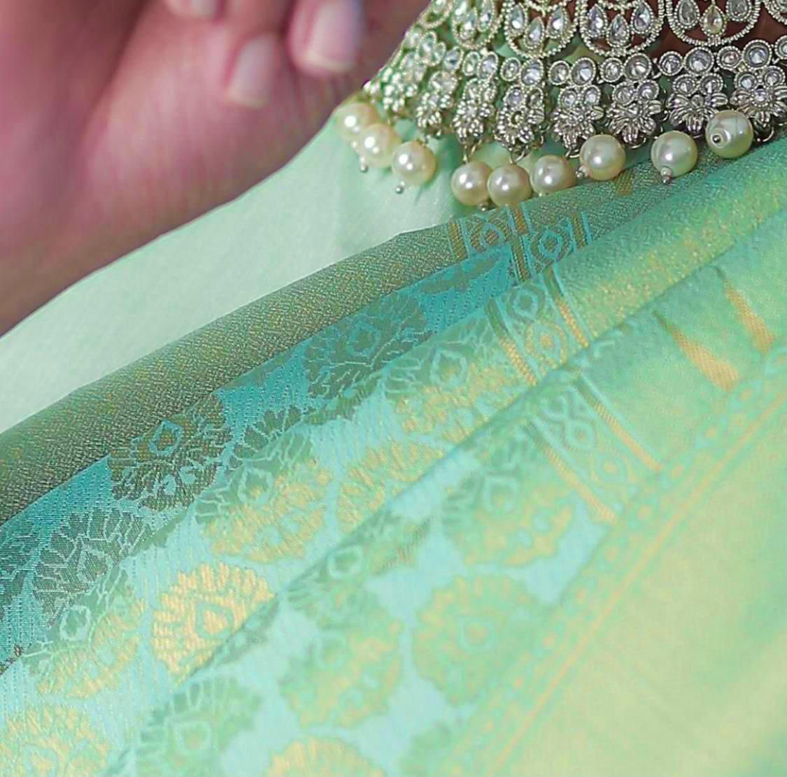 Light C-Green Pestel Pure Soft Silk Cloth With Beautiful Rich Pallu Trending Saree | Vootbuy