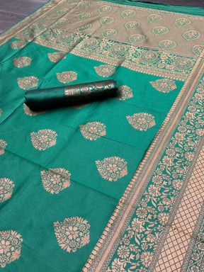 Soft Silk And Gold Zari Jacquard Waving Selfi Saree With Unstitched Art Silk Blouse