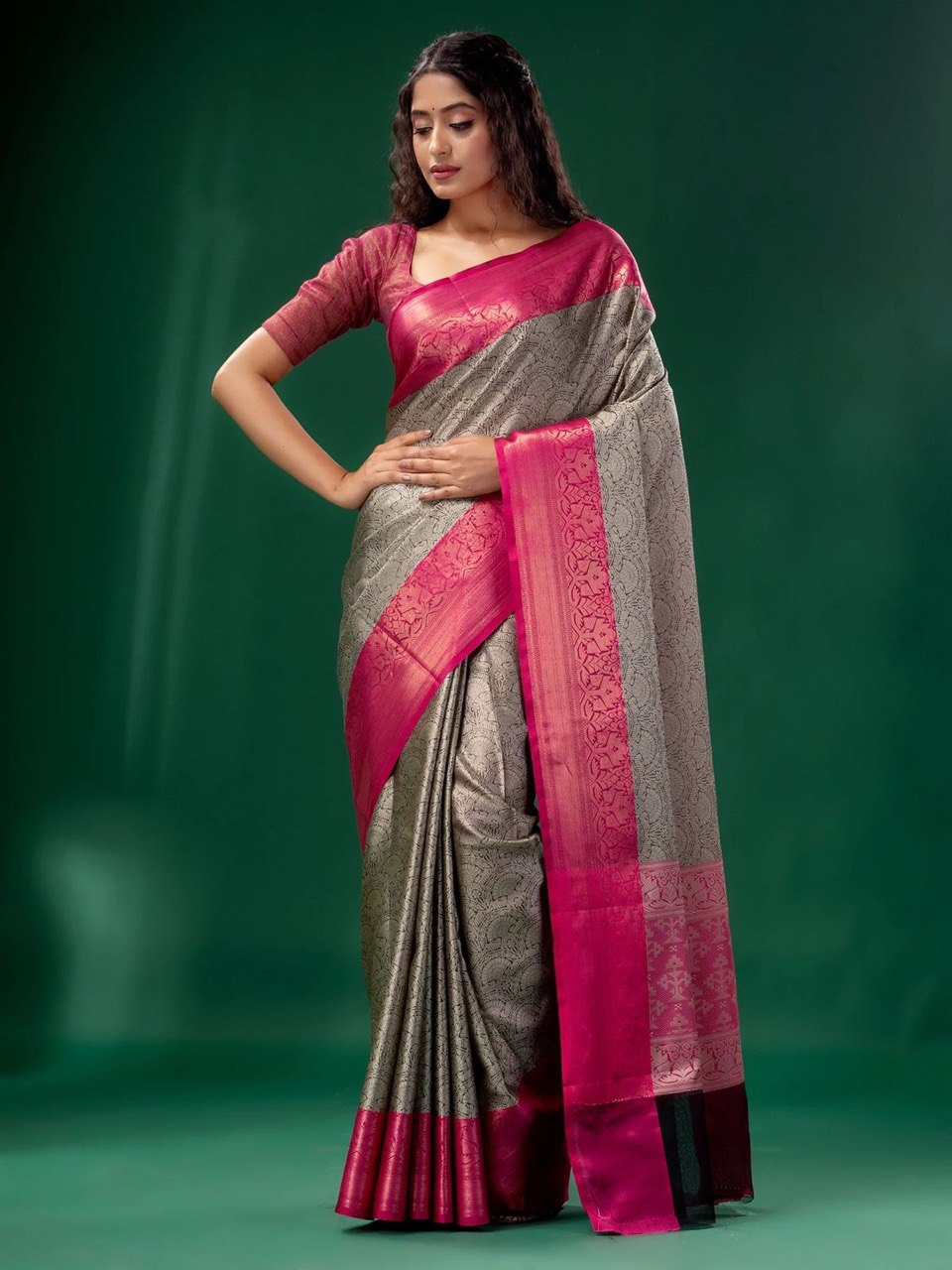 Exquisite Grey Mashtani Weaving Silk Saree, Ideal for Traditional and Festive Events