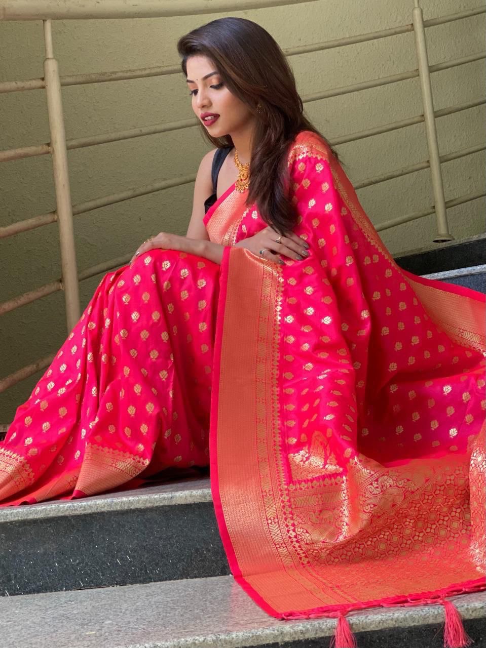 Pure Zari Golden Weaving Rich Pink Color Banarasi Slik Saree