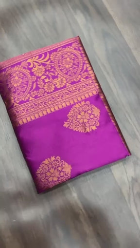 Soft Silk And Gold Zari Jacquard Waving Selfi Saree With Unstitched Art Silk Blouse