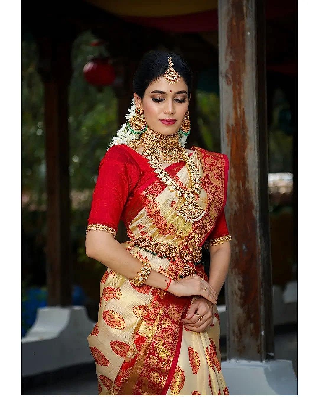White Color Heavy Zari Weaving Kanjivaram Soft Silk Jacquard Saree