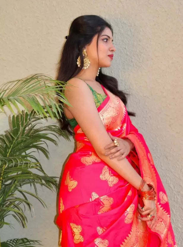 Majestic Splendor: Pink Heavy Zari Weaving Pure Banarasi Silk Saree, Symbolizing Grandeur and Prestige