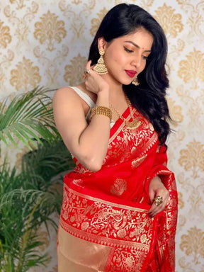 Opulent Ruby Red Pure Silk Paithani Saree Featuring Exquisite Brocade Patterns