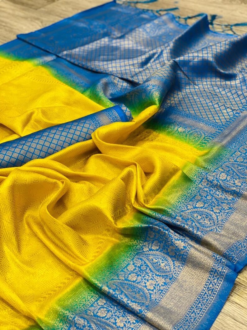 Vootbuy Yellow Color Kanchipuram Silk Saree with Zari Border - Vootbuy