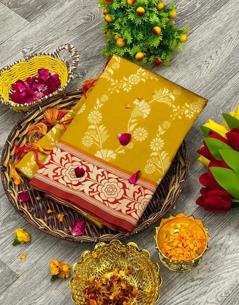 Luxurious Yellow Kanjivaram Jacquard Saree with Printed Woven Design