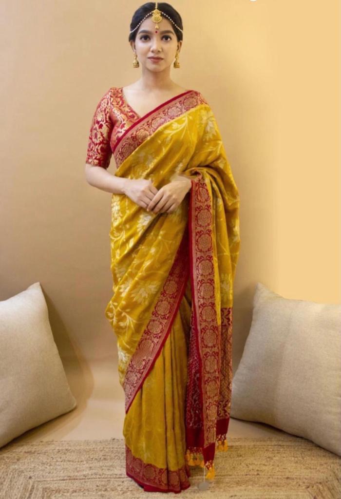 Elegant Yellow Kanjivaram Jacquard Saree with Printed Woven Design