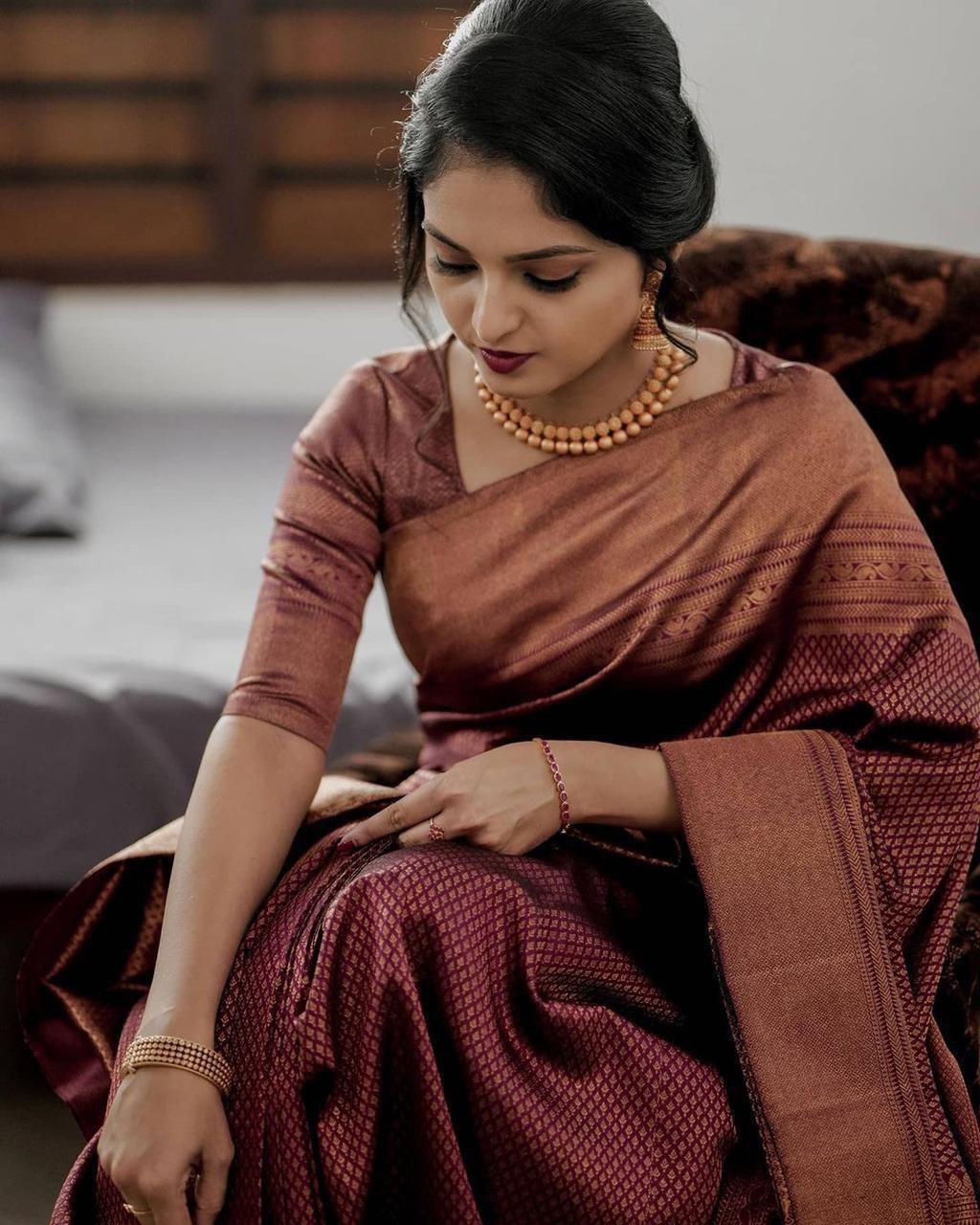 Festival Wear Zari Woven Kanjivaram Soft Silk Saree with Thread Tassels