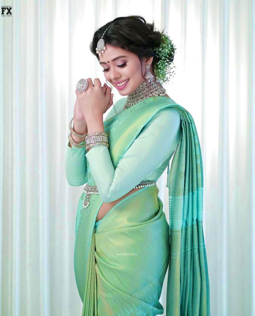 green golden weaving banarasi silk blend jacquard saree