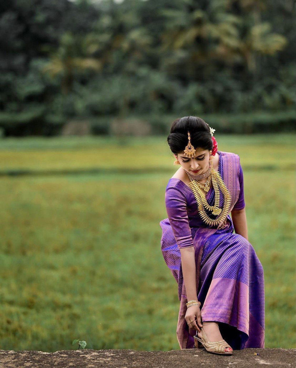 Women's Wedding Wear Fully Zari Weaving Kanjivaram Soft Silk Saree