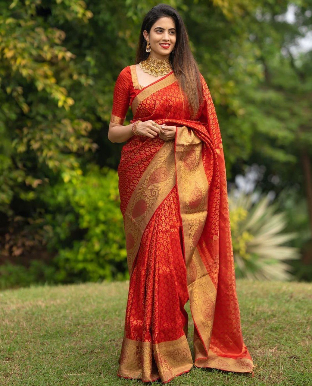 Jacquard Pattern Banarasi Soft Silk Cotton Saree in Red | Vootbuy