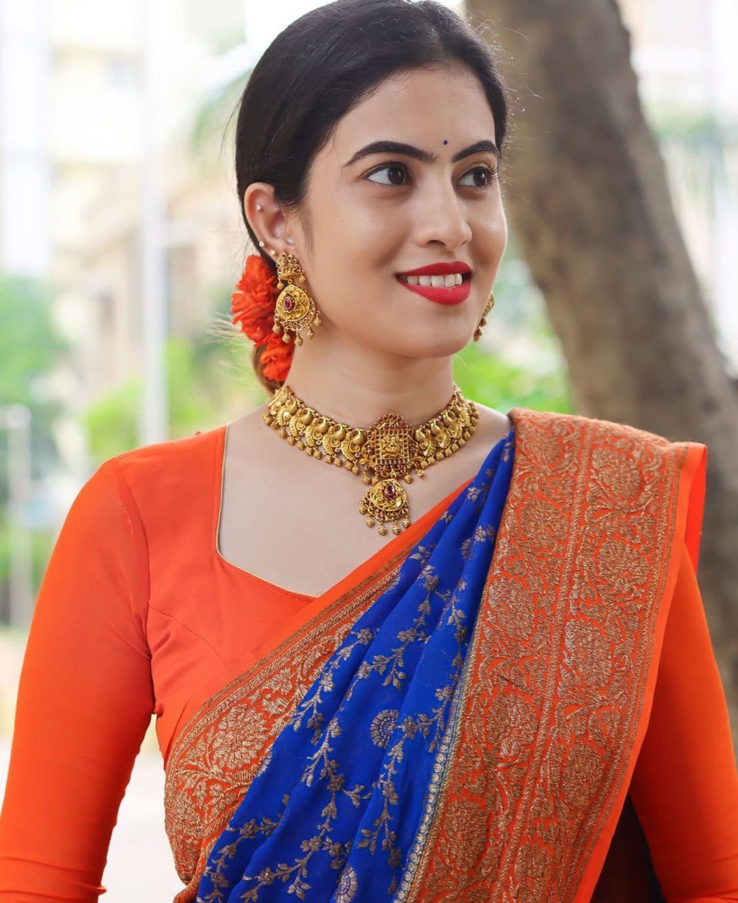 Opulent Royal Blue Banarasi Cotton Silk Saree with Woven Design